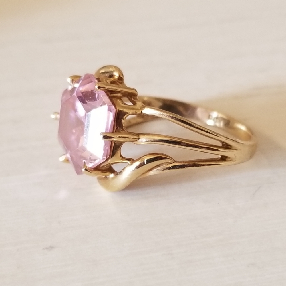 10K Gold CZ Statement Ring - Picture 3 of 11